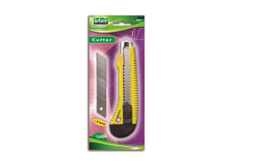 CUTTER DA 18 MM CON BLOCCALAMA BLISTERATO